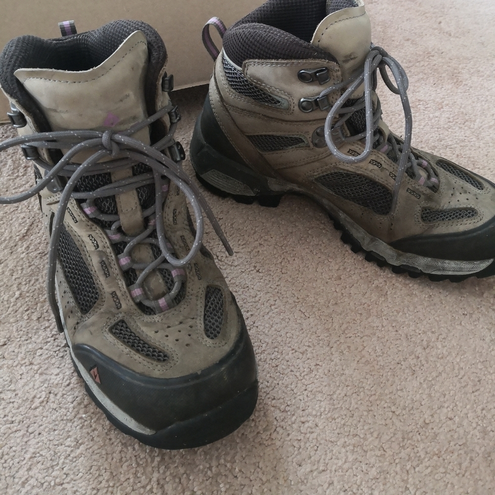 Vasque Breeze 2.0 mid hiking boots